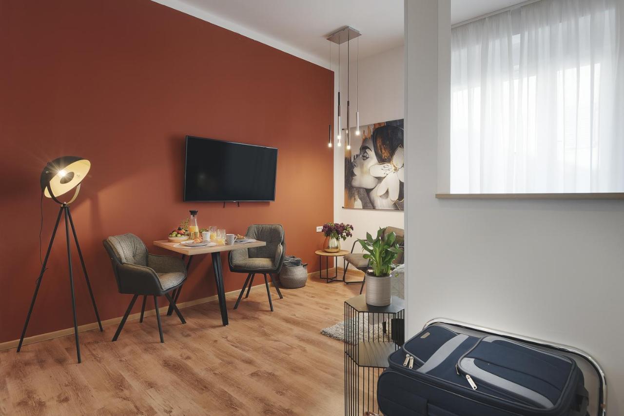 Aparthotel Emi Luxury *