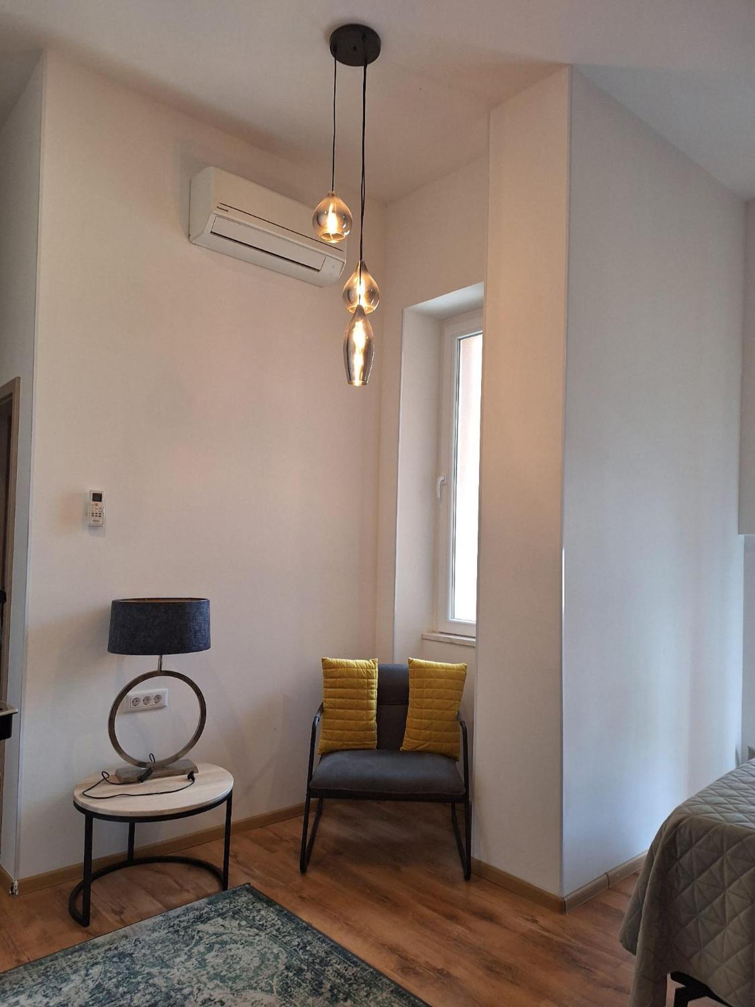 Emi Luxury Aparthotel